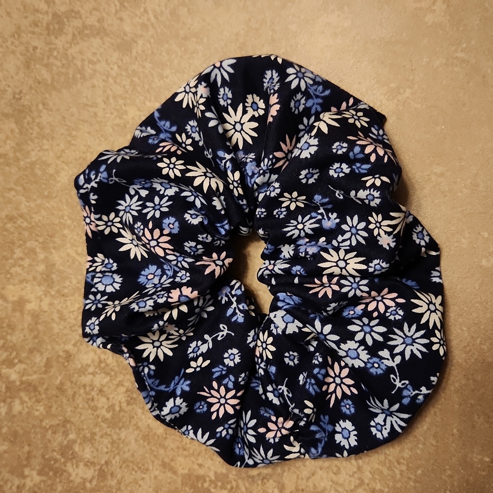 🐻 New Hair Scrunchie